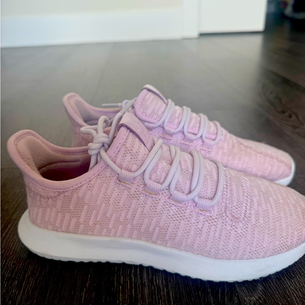Light Pink Adidas Sneakers 👟 *LIKE NEW*